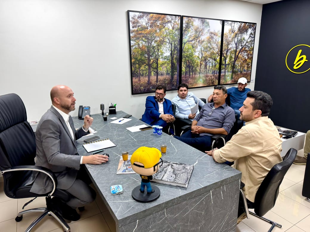 Vereador Carlos Enfermeiro busca investimentos e fortalece alianças em prol de Colíder