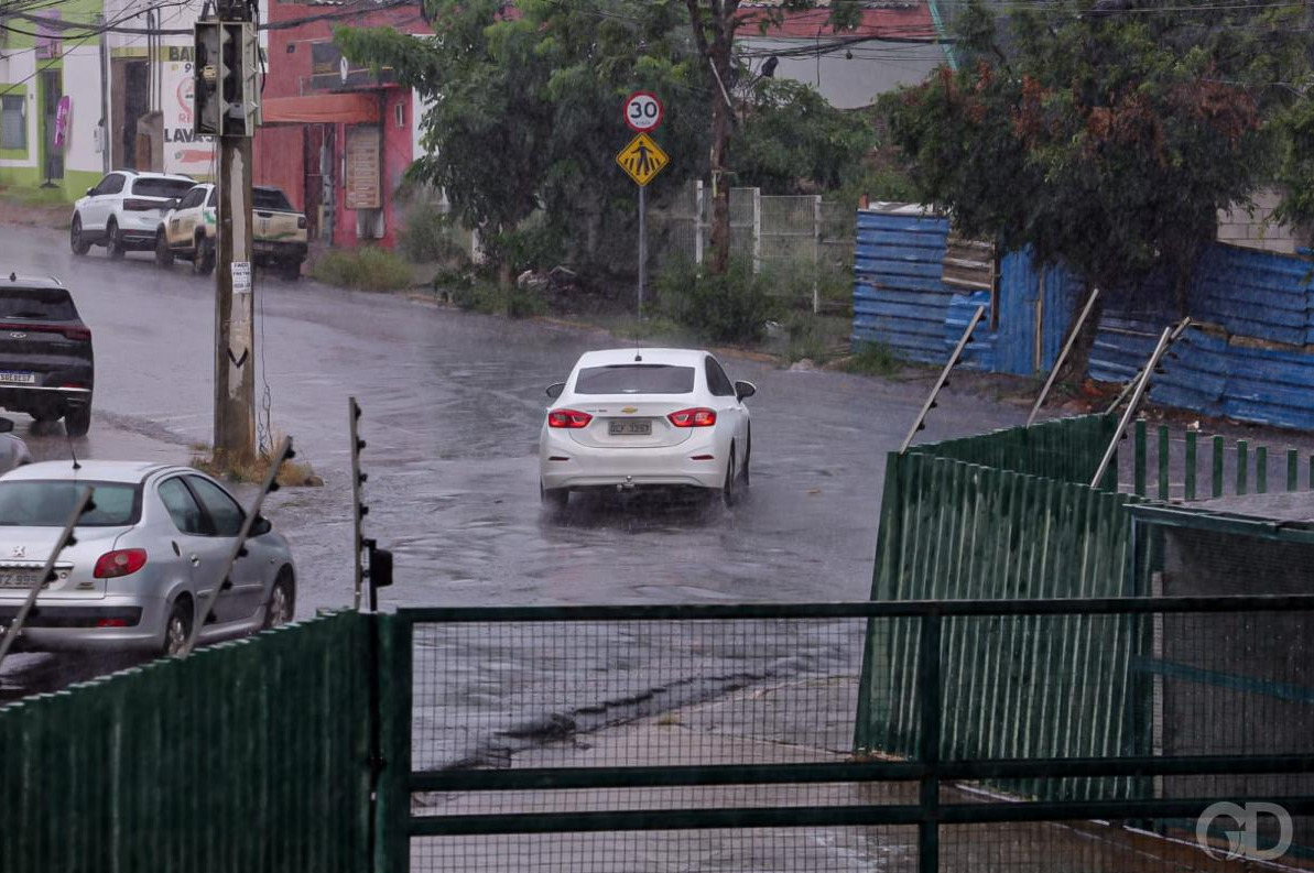Chuvas intensas colocam Defesa Civil em alerta na capital